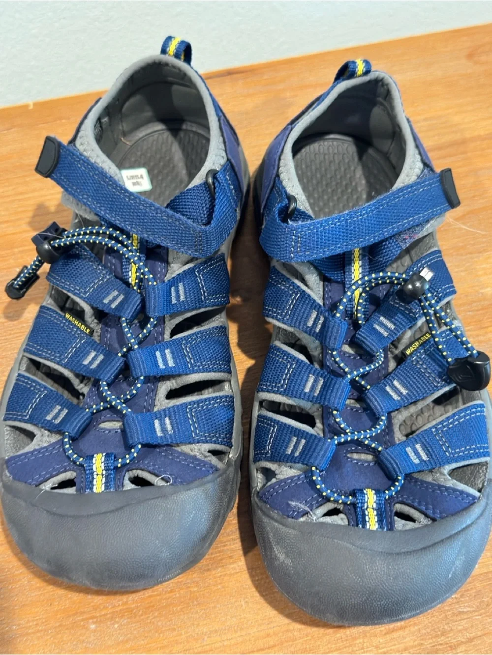 Keen Newport H2 Sandals Big Kids Size 5 Shoes Unisex
